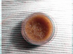 Homemade  Gloss on Homemade Sugar And Coconut Lip Scrub  Diy  1